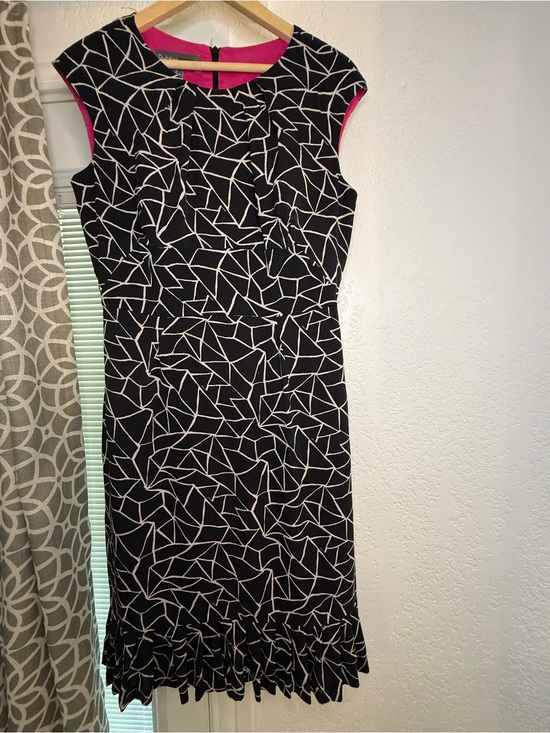 Donna Ricco Dresses & Skirts - Donna Ricco Black & Pink Geometric Midi Dress